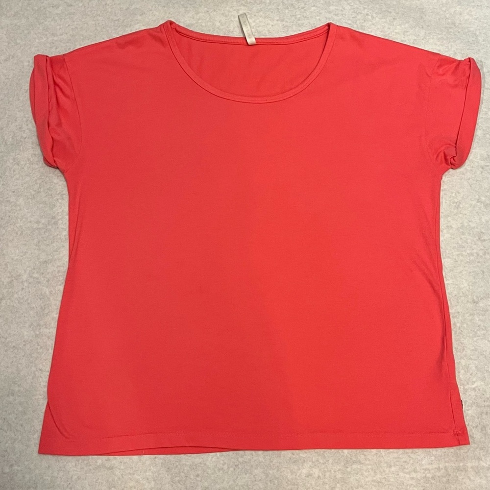 Fabletics Red Short Sleeve Tee